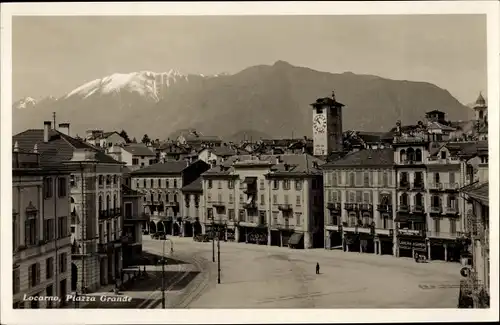 Ak Locarno Kt. Tessin Schweiz, Piazza Grande