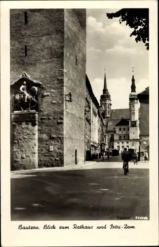 Ak Bautzen in der Oberlausitz, Blick zum Rathaus und Petri-Kirche