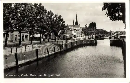 Ak Vreeswijk Utrecht, Oude Sluis met Dorpsstraat