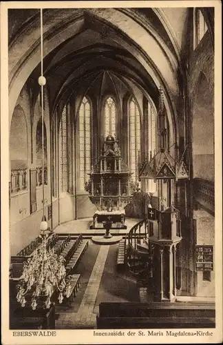 Ak Eberswalde im Kreis Barnim, Innenansicht der St. Maria Magdalena-Kirche, Altar, Kanzel