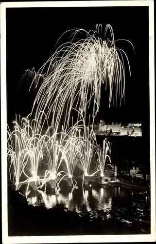 Ak Heidelberg am Neckar, Schloßbeleuchtung mit Feuerwerk, Brücke