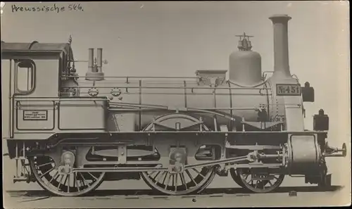 Foto Ak Deutsche Eisenbahn, Dampflok Nr. 451