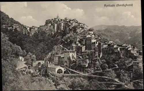Ak Bordighera Liguria, Apricale, Blick auf den Ort, Wohnhäuser