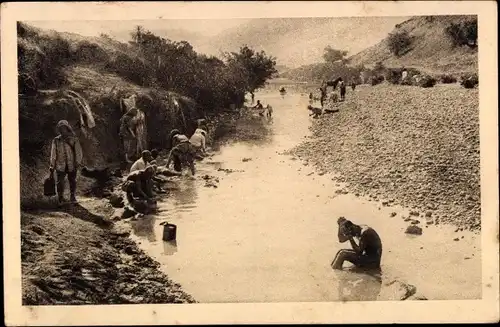 Ak Marokko, La Guerre au Maroc, corvee de lavage dans l'Oued Leben a Marnissi