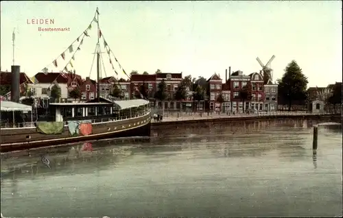 Ak Leiden Südholland Niederlande, Beestenmarkt, Ausflugsschiff, Windmühle