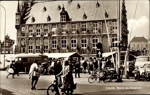 Ak Gouda Südholland Niederlande, Markt en Stadhuis