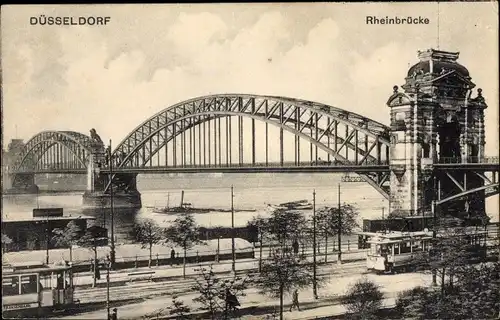 Ak Düsseldorf am Rhein, Rheinbrücke, Straßenbahn