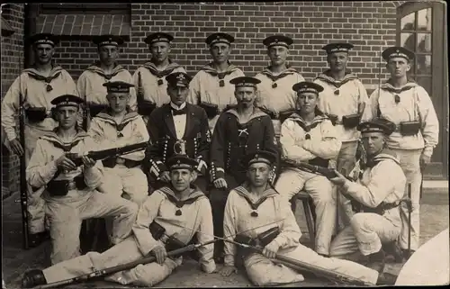 Foto Ak Deutsche Seeleute, Infanteristische Ausbildung bei der I. W.D.K.S 1910, Marineinfanterie
