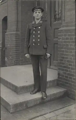 Foto Ak Deutscher Seemann in Uniform, Entlassung aus dem Lazarett 1915