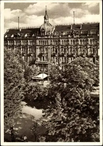 Ak Berlin Mitte, Blick zum Hotel Bristol, Unter den Linden