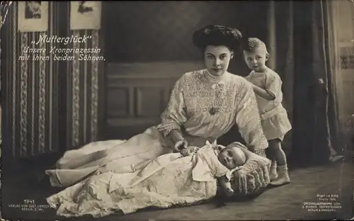 Ak Kronprinzessin Cecilie von Preußen mit ihren beiden Söhnen