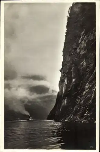 Ak Norwegen, Geirangerfjord, Dampfschiff, Felswand