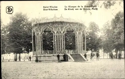 Ak Sint Nikolaas Ostflandern, De Kiosk van de Groote Markt, Soldaten