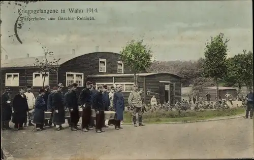 Ak Wahn Köln, Schießplatz Wahn, Kriegsgefangenenlager 1914, Wasserholen zum Geschirrreinigen