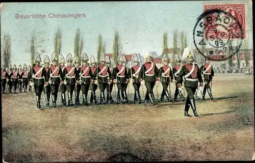 Ak Bayerische Chevaulegers, marschierende Soldaten
