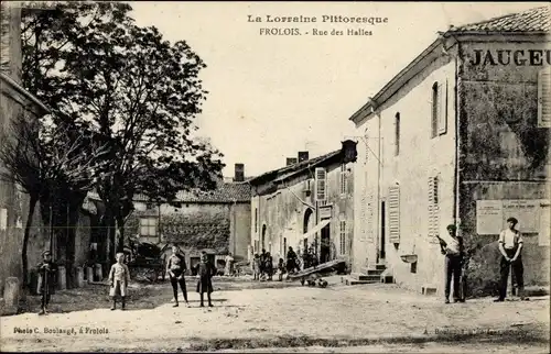 Ak Frolois Meurthe et Moselle, Rue des Halles, Dorfstraße mit Anwohnern