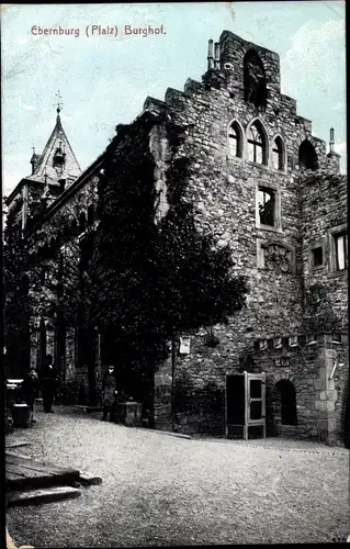 Ak Bad Münster am Stein, Ebernburg, Burghof