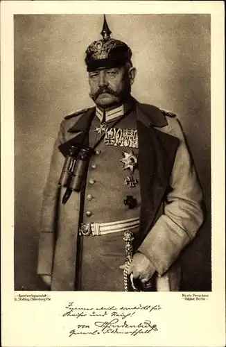 Ak Generalfeldmarschall Paul von Hindenburg, Portrait, Feldstecher, Orden