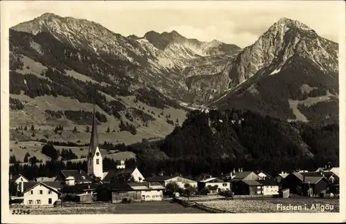 Ak Fischen im Allgäu in Schwaben, Blick auf den Ort, Gebirge