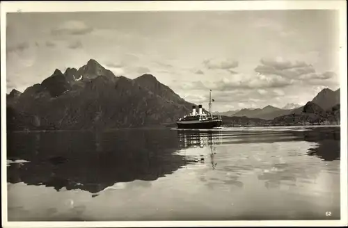 Ak Raftsund Lofoten Norwegen, Schiff, Berge