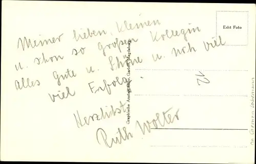 Ak Schauspielerin Ruth Wolter, Portrait mit Zigarette, Autogramm