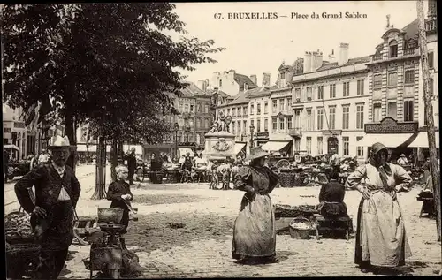 Ak Bruxelles Brüssel, Place du Grand Sablon, Denkmal, Händler auf dem Markt