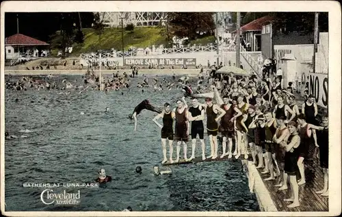 Ak Cleveland Ohio USA, Luna Park, Badegäste