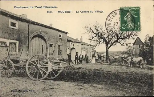 Ak Moutrot Meurthe et Moselle, Le Centre du Village