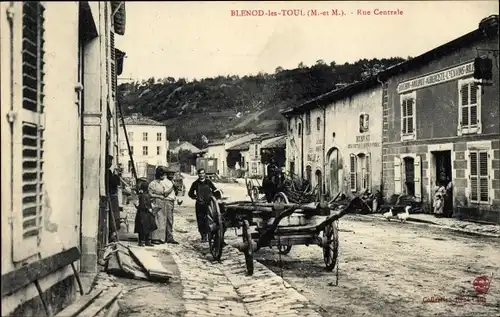 Ak Blénod lès Toul Meurthe et Moselle, Rue Centrale