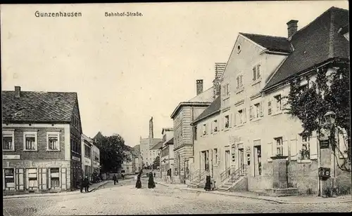 Ak Gunzenhausen im Fränkischen Seenland, Bahnhofstraße, Geschäfte