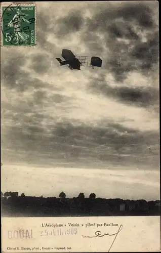 Ak Aéroplane Voisin piloté par Paulhan, Flugzeug, Biplan, Flugpionier