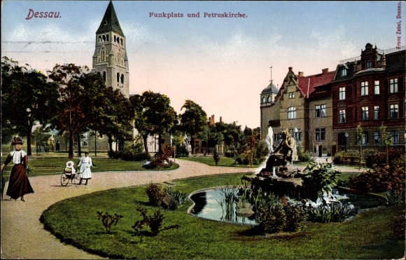 Ak Dessau in Sachsen Anhalt, Funkplatz und Petruskirche Nr. 3660405