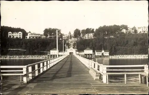 Foto Ak Ostseebad Sellin auf Rügen, Blick von der Seebrücke zum Strand