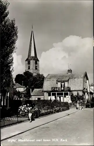 Ak Wijhe Overijssel, Marktstraat met toren N. H. Kerk