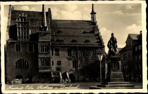 Ak Neustadt an der Orla, Rathaus und Denkmal