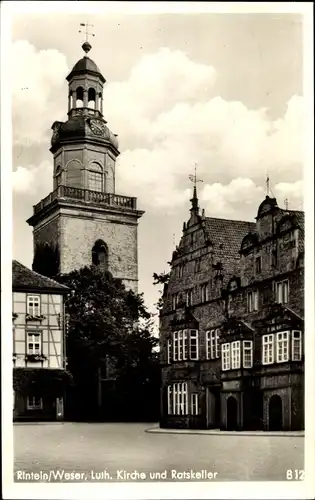 Ak Rinteln an der Weser Kreis Schaumburg, Blick auf luth. Kirche und Ratskeller