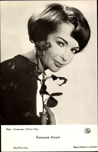 Ak Schauspielerin Francoise Arnoul, Portrait mit Rose, Film Die Schüler