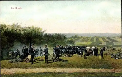 Ak Deutsche Soldaten in Uniformen, Biwak