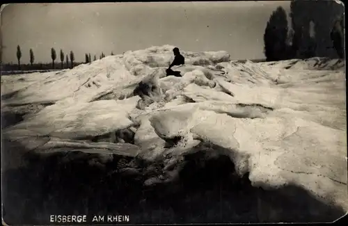 Foto Ak Eisberge am Rhein, Flusspartie, Mann