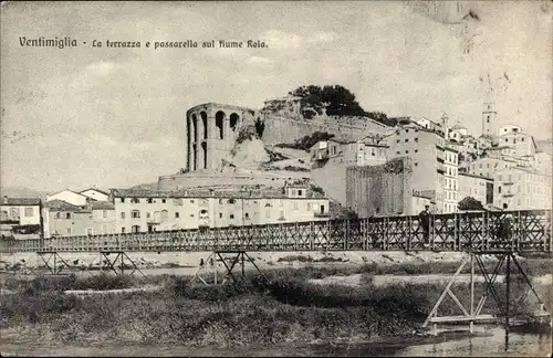 Ak Ventimiglia Liguria, La terrazza e passarella sul fiume Roia