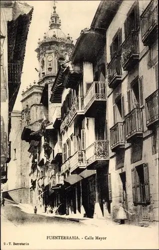 Ak Fuenterrabia Baskenland, Calle Mayor, Straßenpartie, Häuser, Uhrturm