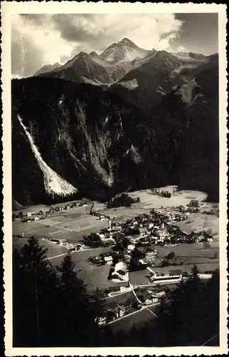 Ak Mayrhofen im Zillertal Tirol, Ort im Tal mit Ahornspitze