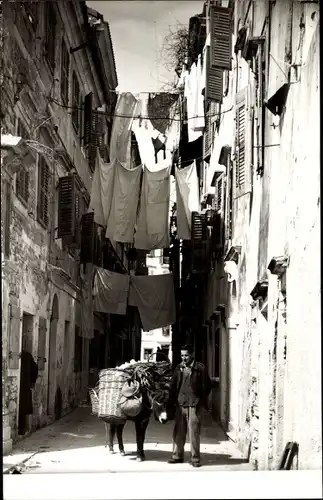 Foto Ak Korfu Griechenland, Une Rue, Esel