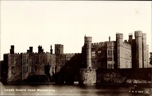 Foto Ak Leeds Maidstone Kent England, Leeds Castle