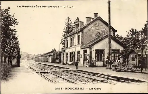 Ak Ronchamp Haute Saône, La Gare, Gleisansicht