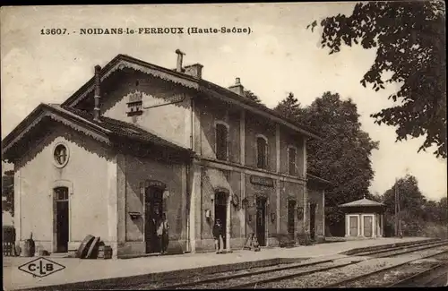 Ak Noidans le Ferroux Haute Saône, La Gare, Gleisansicht