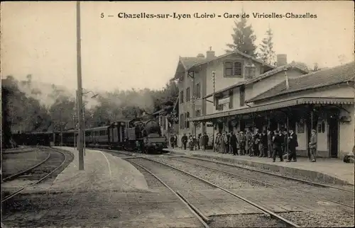 Ak Chazelles sur Lyon Loire, Interieur de la Gare