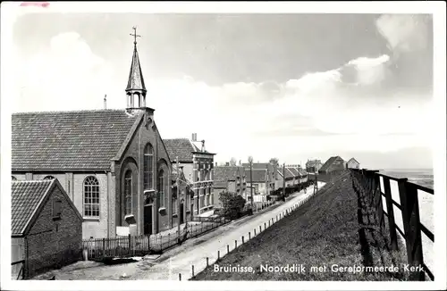 Ak Bruinisse Zeeland, Noorddijk met Gereformeerde Kerk