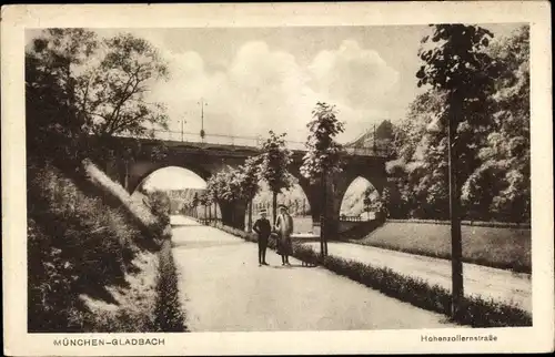 Ak Mönchengladbach am Niederrhein, Hohenzollerstraße, Brücke, Spaziergänger