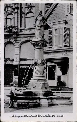 Ak Solingen in Nordrhein Westfalen, Alter Markt, Peter Hahn Denkmal